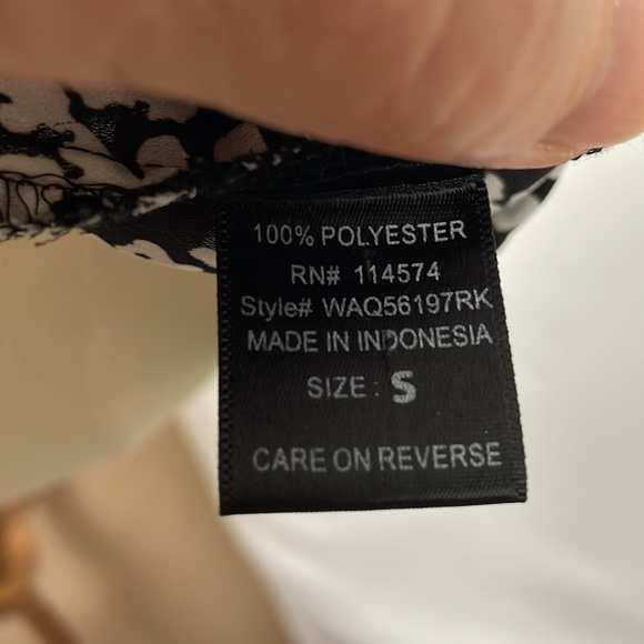 Ro & De Black and White Wrap Front Top with Sexy Sheer Back - Size Small - Picture 13 of 14